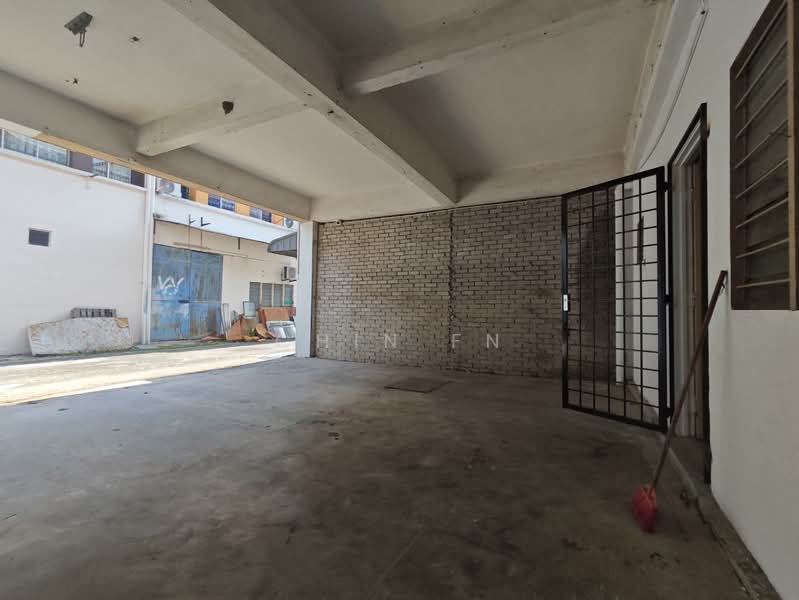 Shop for Rent in Taman Merdeka (Batu Berendam) - CHIN FN - Exterior - PropertyGuru.com.my