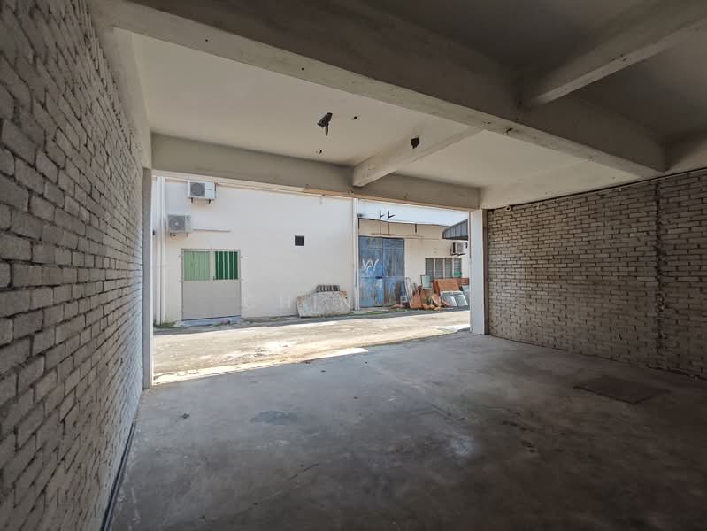 Shop for Rent in Taman Merdeka (Batu Berendam) - CHIN FN - Exterior - PropertyGuru.com.my
