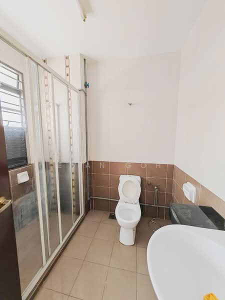 2.5-storey Terraced House for Sale in Bandar Kinrara Seksyen 5 (Bandar Kinrara) - Evan Goh - Bathroom - PropertyGuru.com.my