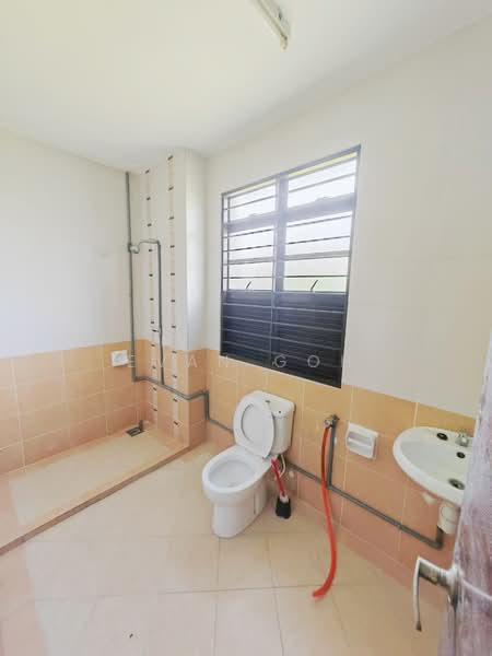 2.5-storey Terraced House for Sale in Bandar Kinrara Seksyen 5 (Bandar Kinrara) - Evan Goh - Bathroom - PropertyGuru.com.my