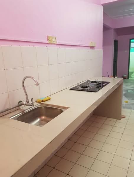 Pangsapuri untuk Dijual di Kenanga Apartment - HL Lau - Kitchen - PropertyGuru.com.my