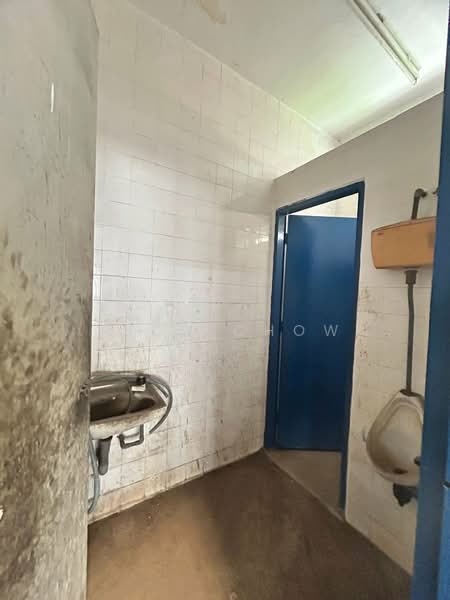 Semi-D Factory for Sale in Kawasan Perindustrian Menglembu (Ipoh) - Aico Chow - Bathroom - PropertyGuru.com.my