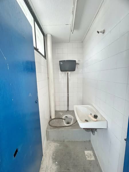 Semi-D Factory for Sale in Kawasan Perindustrian Menglembu (Ipoh) - Aico Chow - Bathroom - PropertyGuru.com.my