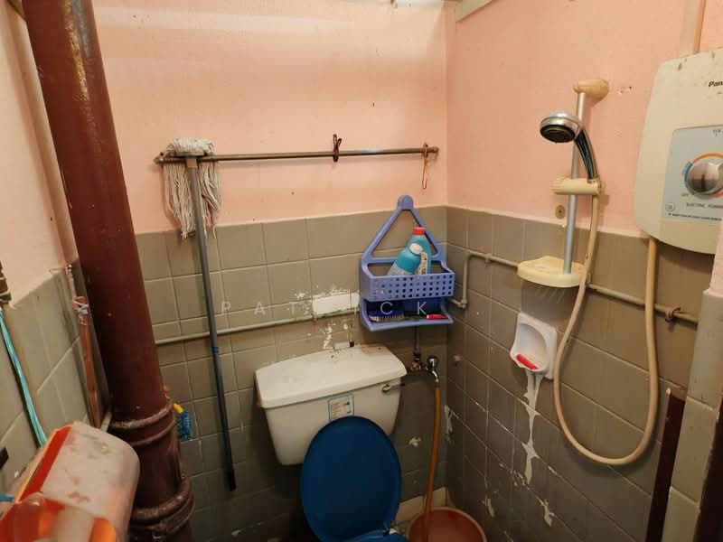 Rumah Teres 2 Tingkat untuk Dijual di Jelutong (Penang) - Patrick . - Bathroom - PropertyGuru.com.my