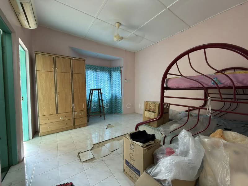 2-storey Terraced House for Sale in Taman Kledang Suria (Menglembu) - Aico Chow - Bedroom - PropertyGuru.com.my