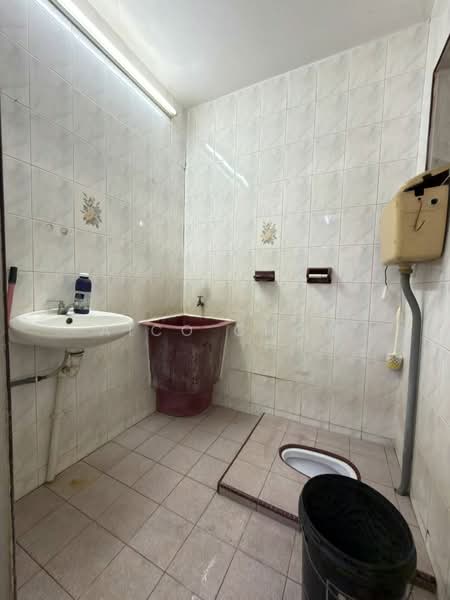 2-storey Terraced House for Sale in Taman Kledang Suria (Menglembu) - Aico Chow - Bathroom - PropertyGuru.com.my