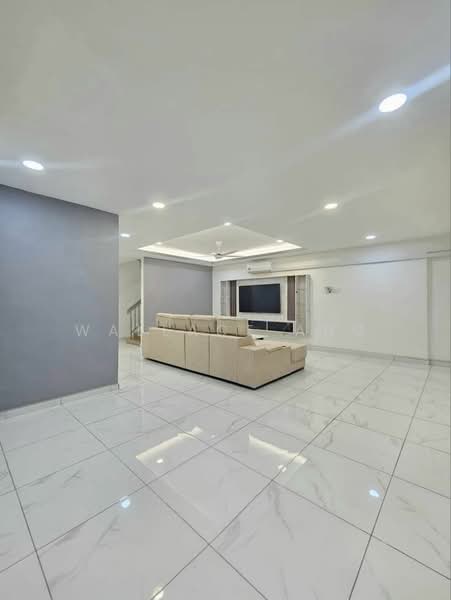 Rumah Teres 2 Tingkat untuk Dijual di Taman Desa Jaya (Johor Bahru) - Wallace Ang - Living Room - PropertyGuru.com.my