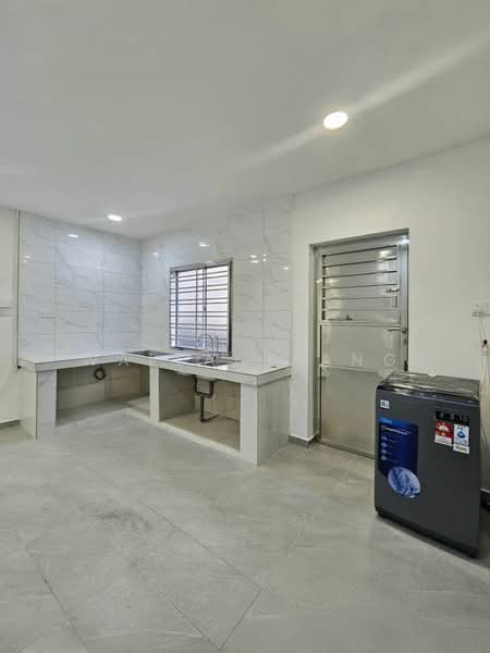 Rumah Teres 2 Tingkat untuk Dijual di Taman Desa Jaya (Johor Bahru) - Wallace Ang - Kitchen - PropertyGuru.com.my