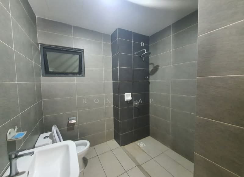 Kondominium untuk Disewa di The Henge - Ron Yap - Bathroom - PropertyGuru.com.my
