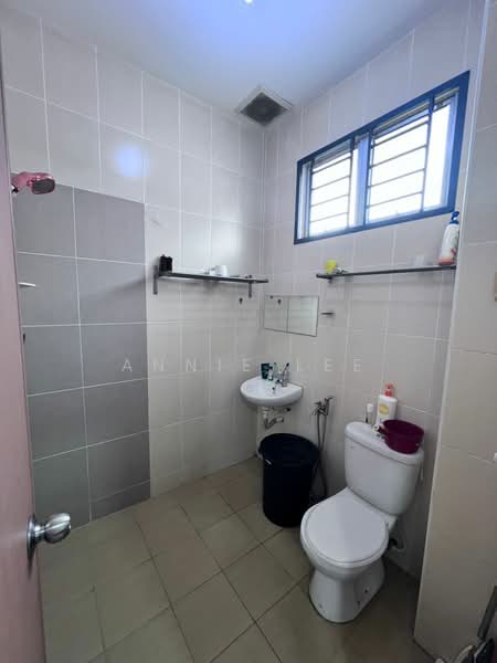 2-storey Terraced House for Sale in Taman Nusa Bestari (Iskandar Puteri (Nusajaya)) - Annie Lee - Bathroom - PropertyGuru.com.my