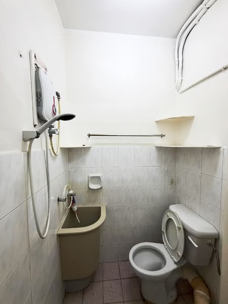 Apartment for Rent at Kingfisher Series - Jerry Tan - Bathroom - PropertyGuru.com.my