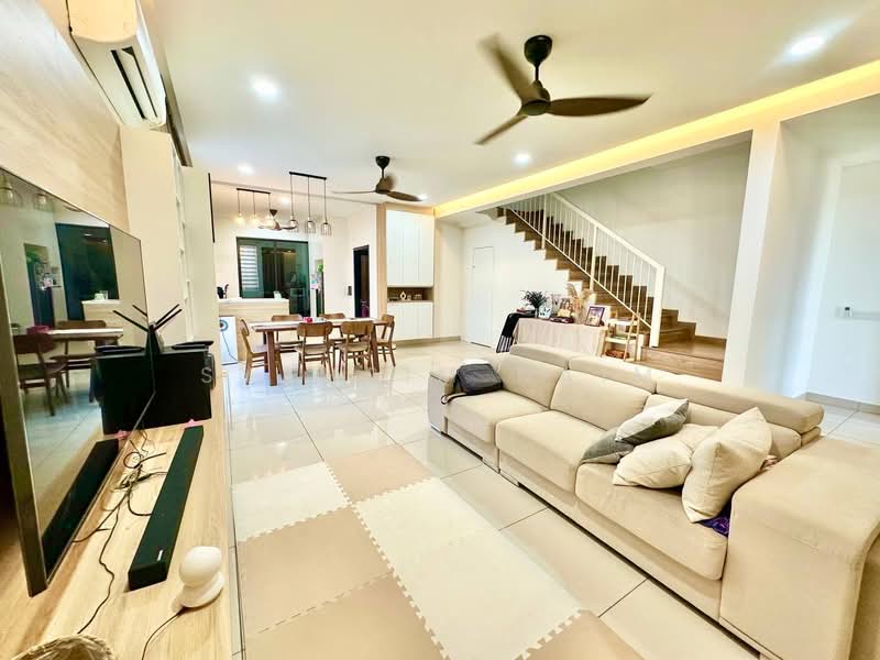 Rumah Teres 2 Tingkat untuk Dijual di Bandar Bukit Raja (Klang) - Syahrim Naim - Living Room - PropertyGuru.com.my