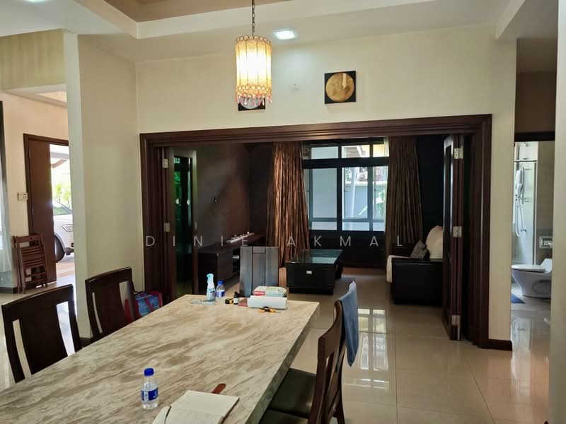 Rumah Banglo untuk Dijual di Setia Eco Park (Setia Alam) - Dinie Akmal - Living Room - PropertyGuru.com.my