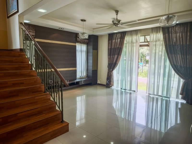 Rumah Banglo untuk Dijual di Setia Eco Park (Setia Alam) - Dinie Akmal - Living Room - PropertyGuru.com.my