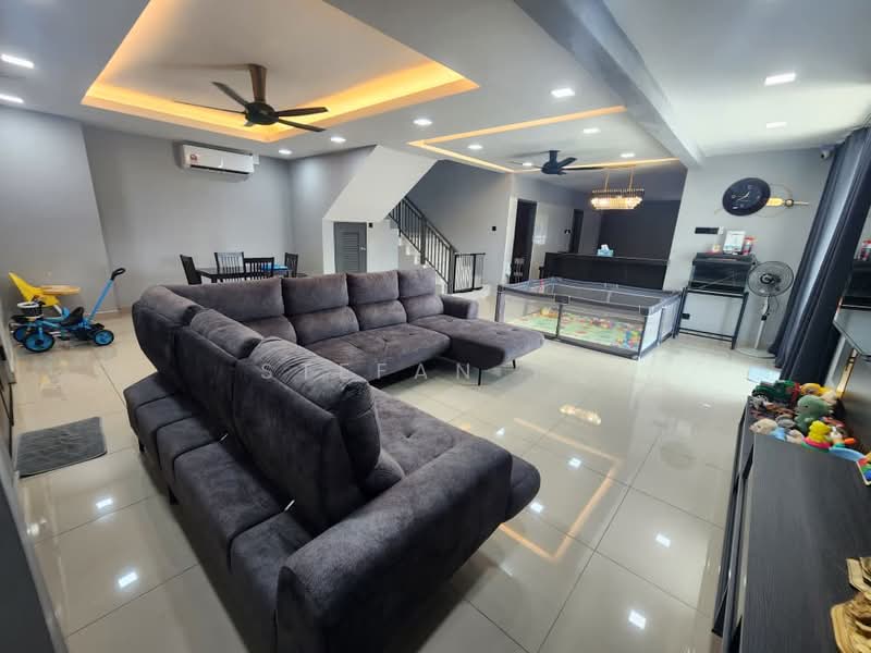 2-storey Terraced House for Sale in Ulu Tiram (Johor) - Stefan Yu - Living Room - PropertyGuru.com.my