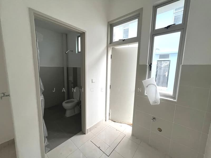 Rumah Teres 2 Tingkat untuk Dijual di Pasir Gudang (Johor) - Janice Yong - Bathroom - PropertyGuru.com.my