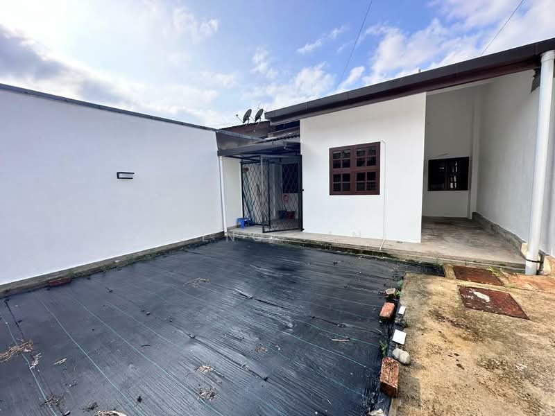Rumah Teres 1 Tingkat untuk Disewa di Kuching (Sarawak) - Jeno Tan - Exterior - PropertyGuru.com.my