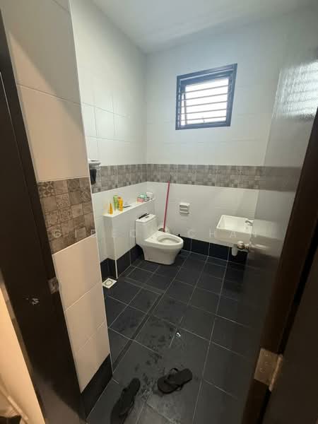 Rumah Teres 2 Tingkat untuk Dijual di Taman Mount Austin (Tebrau) - Gideon Chan - Bathroom - PropertyGuru.com.my