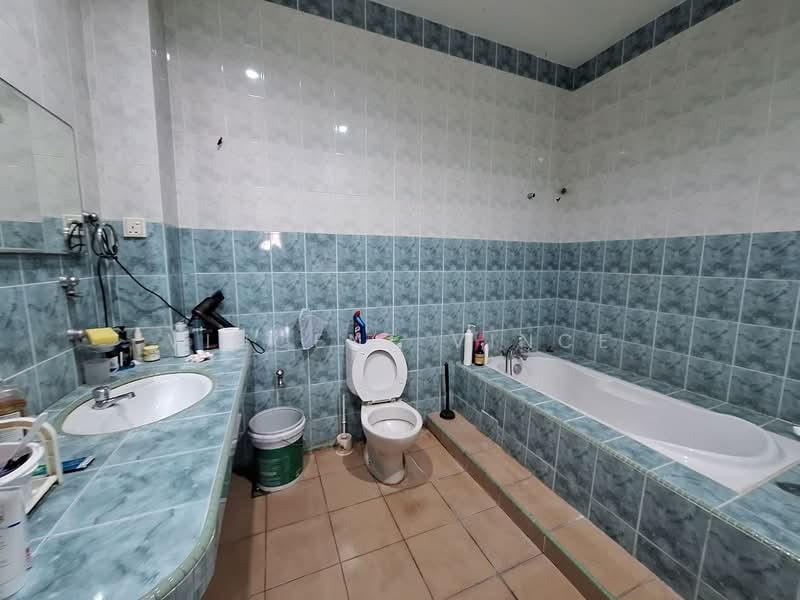 Rumah Teres 2 Tingkat untuk Dijual di Bandar Tun Hussein Onn (Cheras) - Vincent Vince - Bathroom - PropertyGuru.com.my