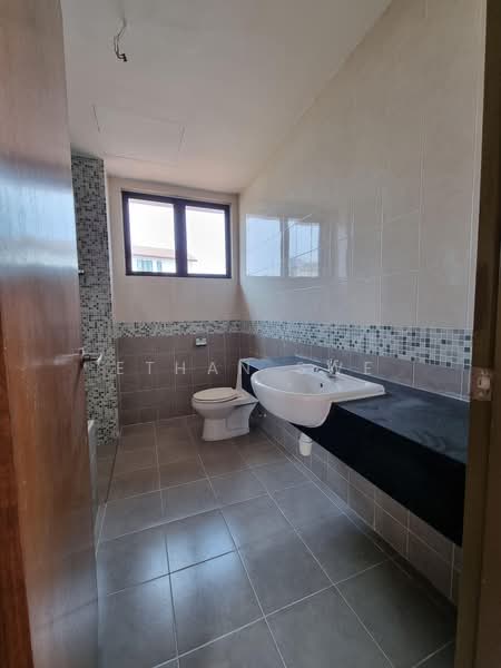 Bungalow House for Sale in Bukit Rahman Putra (Sungai Buloh) - Ethan Swe - Bathroom - PropertyGuru.com.my