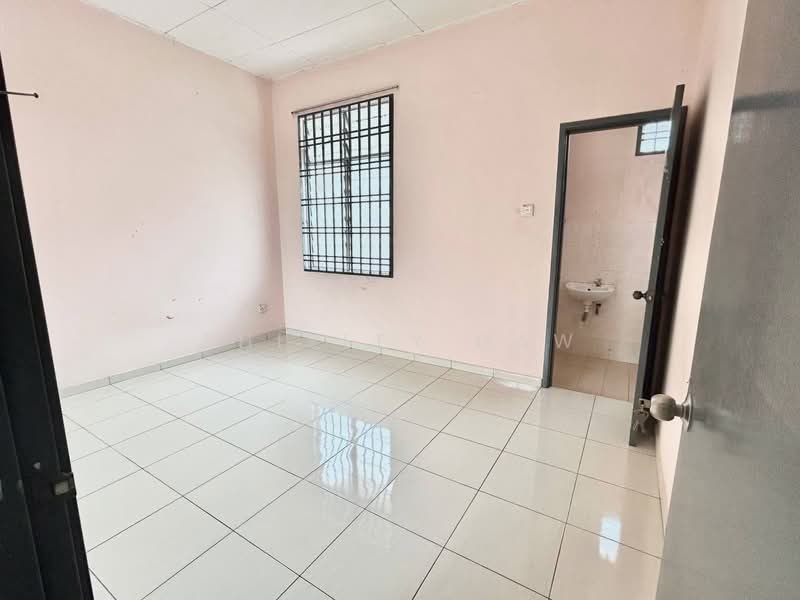 1.5-storey Terraced House for Sale in Bandar Putra (Kulai) - Shirley Haw - PropertyGuru.com.my
