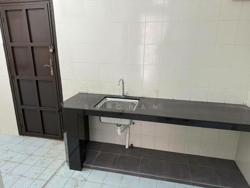 Rumah Teres 1.5 Tingkat untuk Disewa di Johor Bahru (Johor) - SJ CHAN - Kitchen - PropertyGuru.com.my