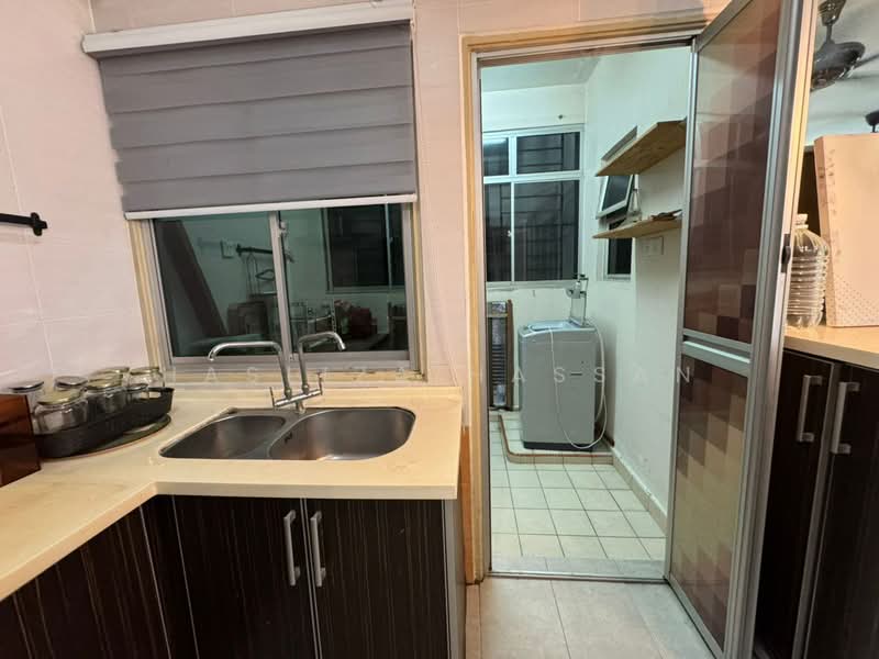 Pangsapuri untuk Dijual di Villa Pavilion - Hasliza Hassan - Kitchen - PropertyGuru.com.my