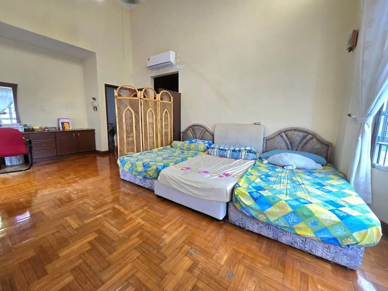 Semi-Detached House for Sale in Taman Molek (Johor Bahru) - Sky Tan - Bedroom - PropertyGuru.com.my