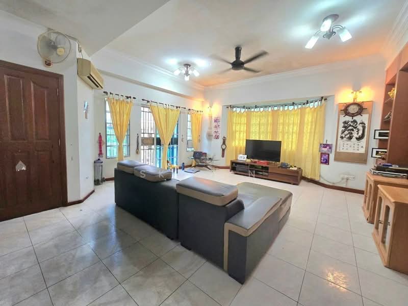 Semi-Detached House for Sale in Taman Molek (Johor Bahru) - Sky Tan - Living Room - PropertyGuru.com.my