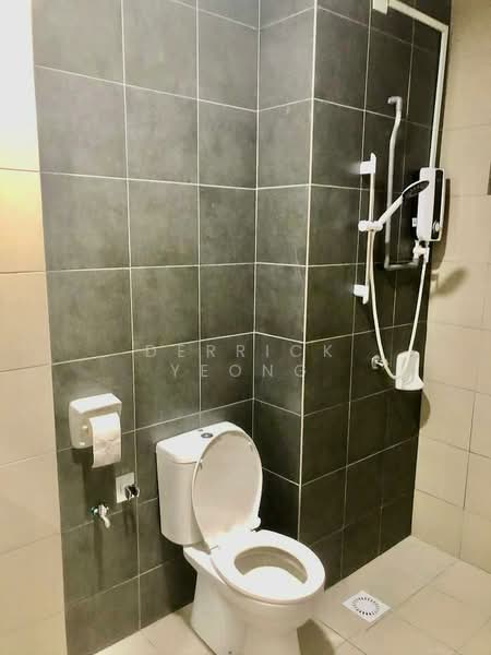 Service Residence for Rent at SkyLake Residence - Derrick Yeong - Bathroom - PropertyGuru.com.my