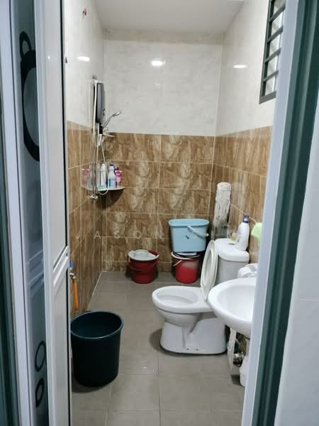 Rumah Teres 2 Tingkat untuk Dijual di Taman Scientex Senai (Senai) - Jason Sim - Bathroom - PropertyGuru.com.my