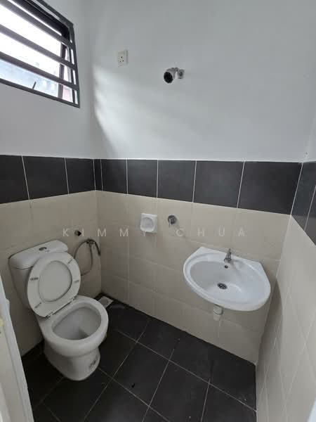Rumah Teres 2 Tingkat untuk Dijual di Semenyih Parklands (Beranang) - Kimmy Chua - Bathroom - PropertyGuru.com.my