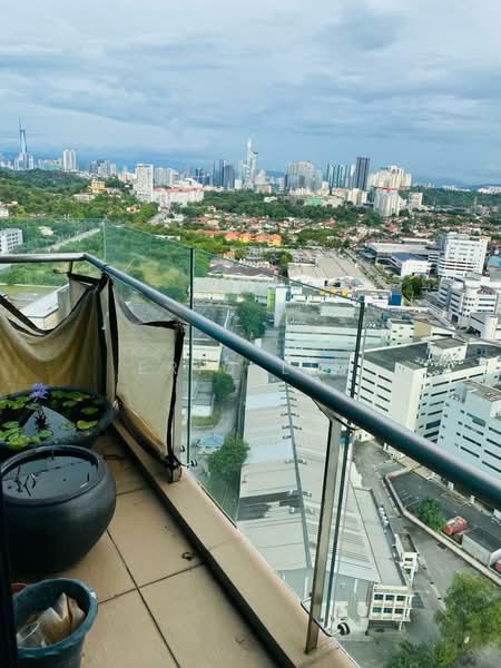 Kediaman Servis untuk Dijual di Pacific Star (Service Residence) - Eric Lim - Balcony - PropertyGuru.com.my