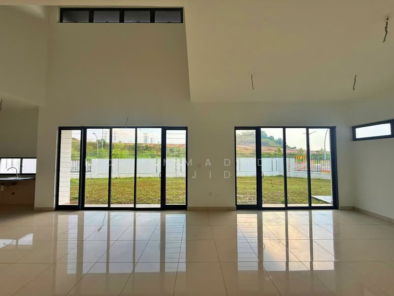Rumah Berkembar untuk Dijual di Elmina (Shah Alam) - Mohammad Din Majid - Living Room - PropertyGuru.com.my