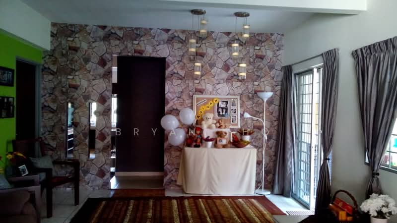 2-storey Terraced House for Sale in Taman Puncak Jalil (Seri Kembangan) - Bryan Cho - Living Room - PropertyGuru.com.my