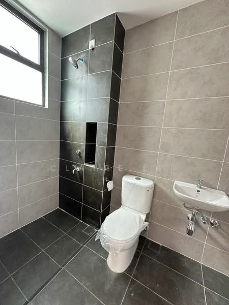 2-storey Terraced House for Sale in Bandar Putra (Kulai) - Claire Lai - Bathroom - PropertyGuru.com.my