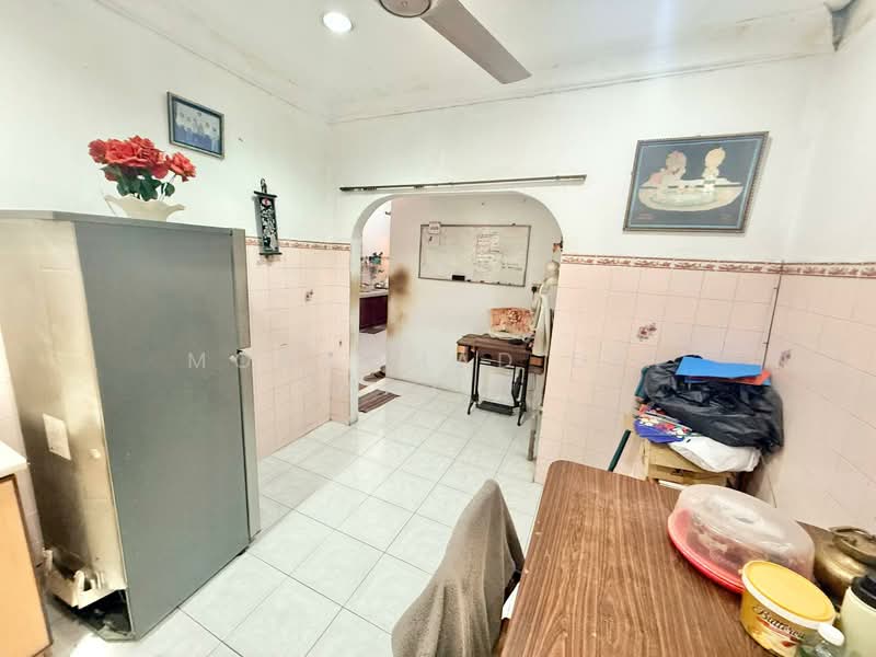 Rumah Teres 1 Tingkat untuk Dijual di Seksyen 17 (Shah Alam) - Mohammad Din Majid - Kitchen - PropertyGuru.com.my