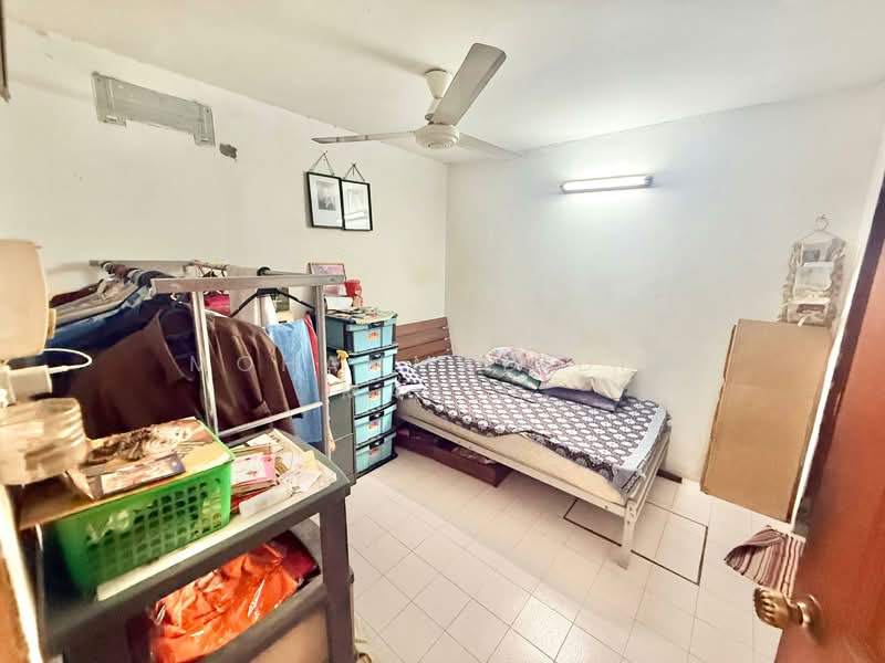 Rumah Teres 1 Tingkat untuk Dijual di Seksyen 17 (Shah Alam) - Mohammad Din Majid - Bedroom - PropertyGuru.com.my