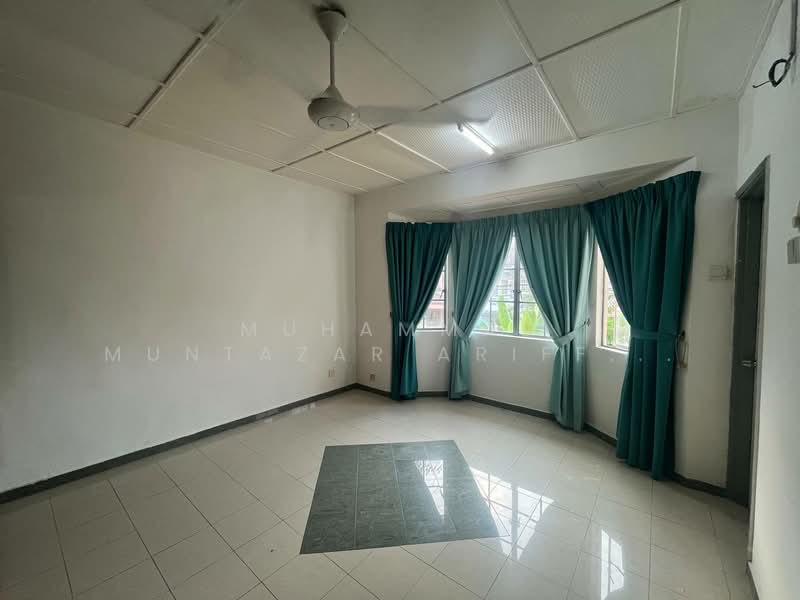 2-storey Terraced House for Sale in Seksyen 5 Wangsa Maju (Wangsa Maju) - MUHAMMAD MUNTAZAR ARIFF JOHOR - Living Room - PropertyGuru.com.my