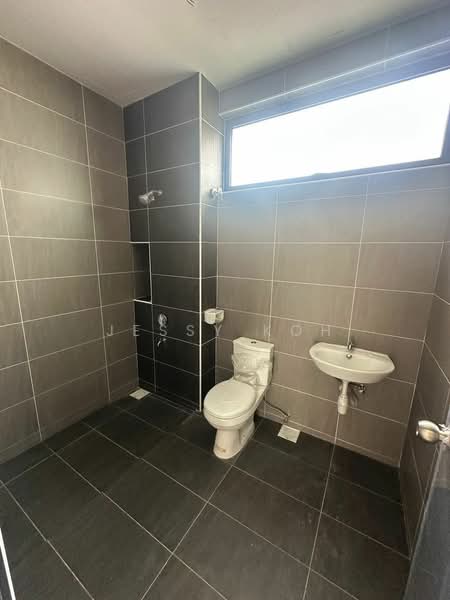 2-storey Terraced House for Rent in Taman Austin Duta (Tebrau) - Jessy Koh - Bathroom - PropertyGuru.com.my