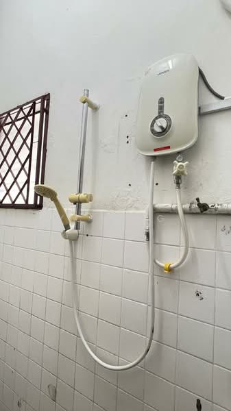Rumah Teres 1 Tingkat untuk Disewa di Permas Jaya (Johor Bahru) - YC Fung - Bathroom - PropertyGuru.com.my