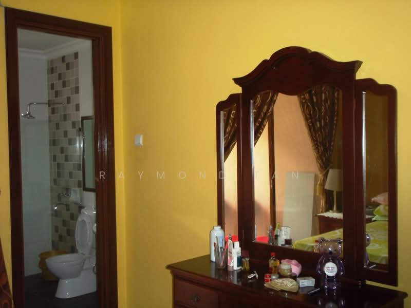 Rumah Berkembar untuk Dijual di Mutiara Damansara (Selangor) - Raymond Tan - Bathroom - PropertyGuru.com.my