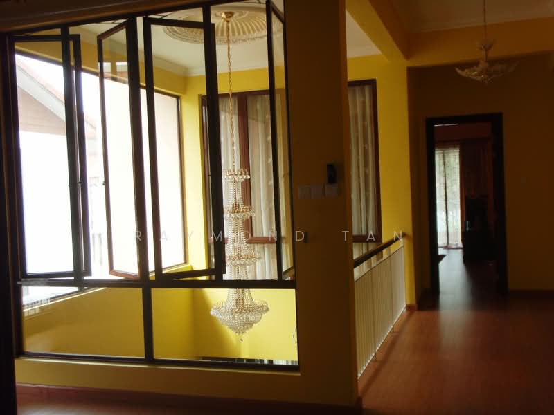 Rumah Berkembar untuk Dijual di Mutiara Damansara (Selangor) - Raymond Tan - Corridor - PropertyGuru.com.my