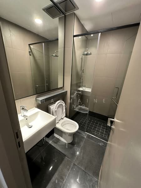 Servis Apartment untuk Disewa di Bloomsvale Menara Vista Petaling - Charmaine Wong - Bathroom - PropertyGuru.com.my