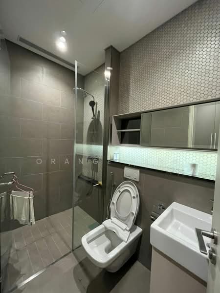 Servis Apartment untuk Disewa di Lucentia Residences - Orange Tang - Bathroom - PropertyGuru.com.my