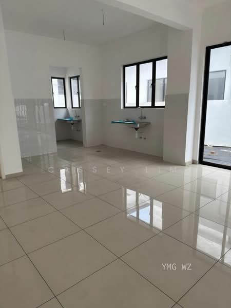 Semi-Detached House for Sale in Setia Utama (Setia Alam) - Cassey Lim - Kitchen - PropertyGuru.com.my