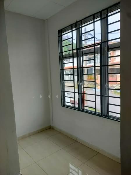 Rumah Berkembar untuk Disewa di Taman Puncak Jalil (Seri Kembangan) - Jerry Lee - PropertyGuru.com.my