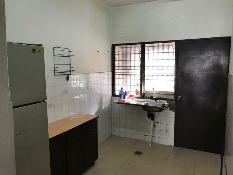 Rumah Teres 2-Tingkat untuk Dijual di Taman Mastiara (Jalan Ipoh) - Kiing TW - Kitchen - PropertyGuru.com.my