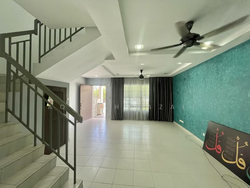 Rumah Teres 2 Tingkat untuk Dijual di Bandar Teknologi Kajang (Kajang) - Aqillah Razali - Living Room - PropertyGuru.com.my