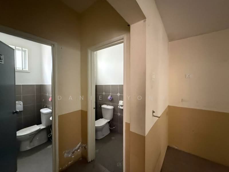 Shop for Rent in Austin Heights (Tebrau) - Daniel Yong - Bathroom - PropertyGuru.com.my
